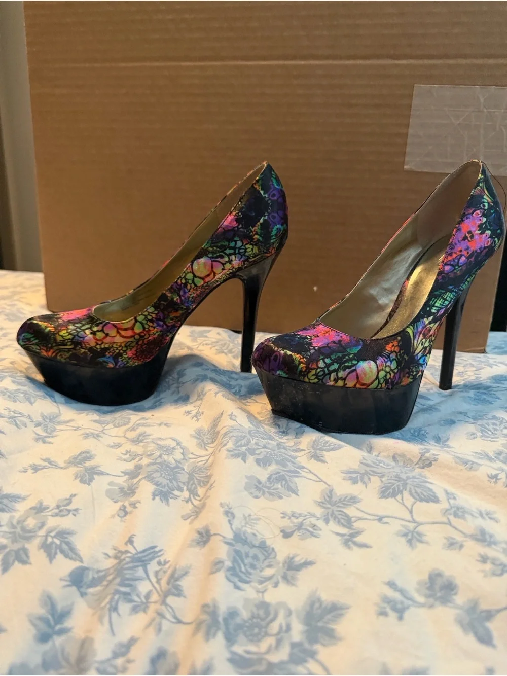 Carlos Santana Multicolor Floral Platform Pumps